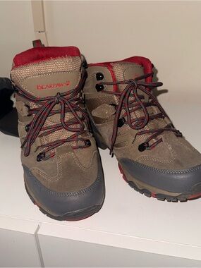 BearPaw Women's Brown and Red Outdoor Boots